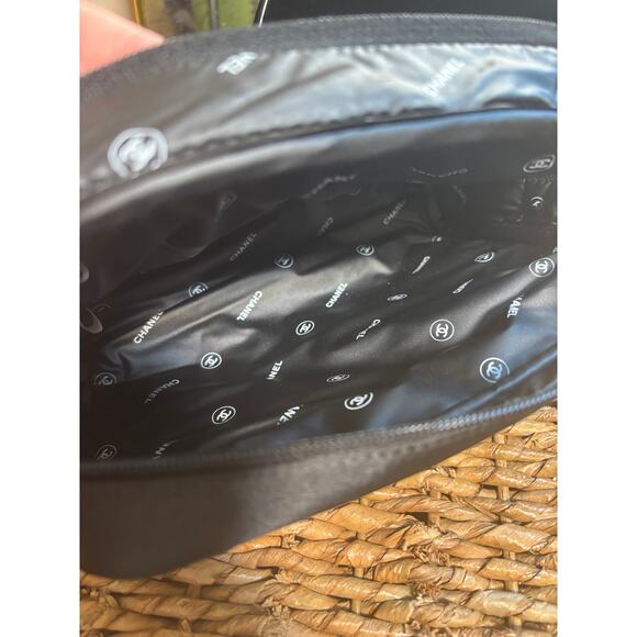 2 Chanel Parfums beauty cosmetic travel bags - Picture 6 of 8